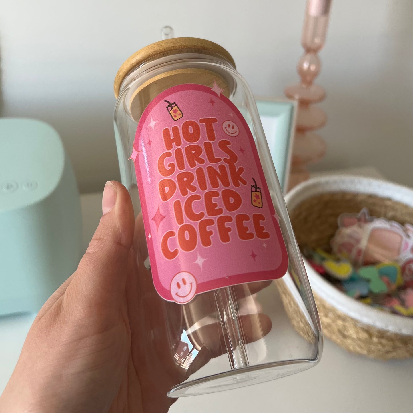 Hot Girls Drink Iced Coffee drinkglas (imperfectie)